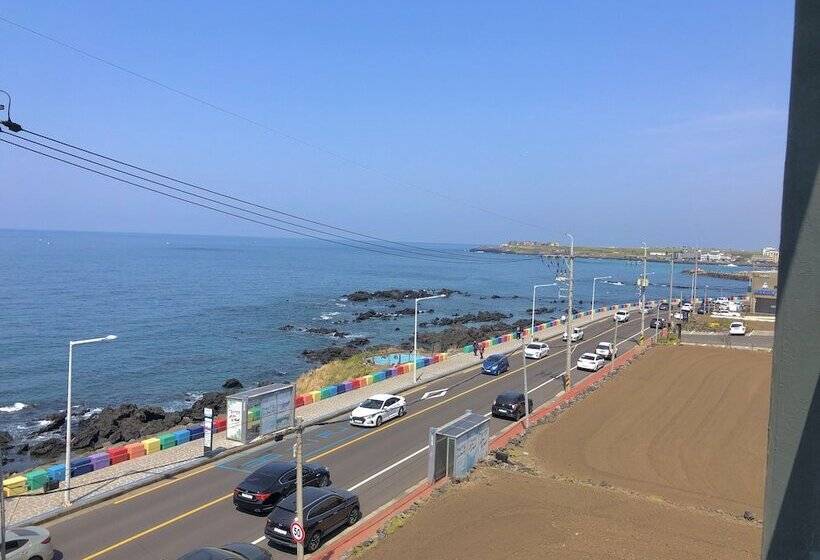 Maniju Pension