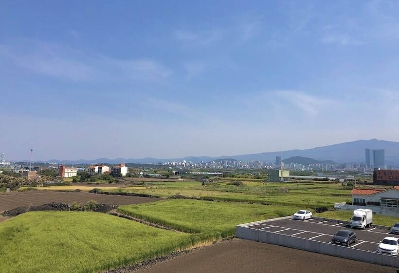 Maniju Pension