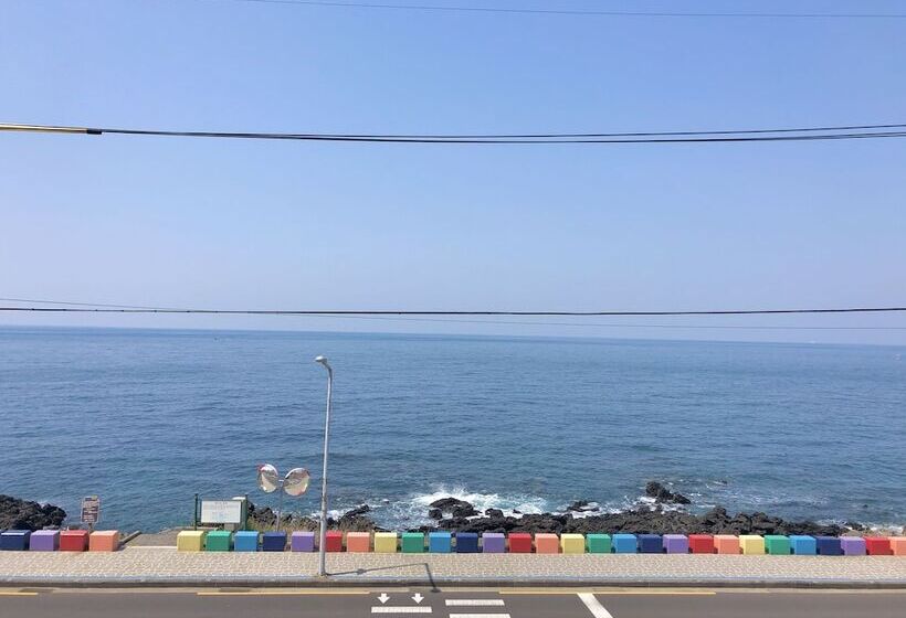 Maniju Pension