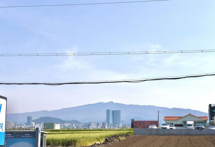 Maniju Pension