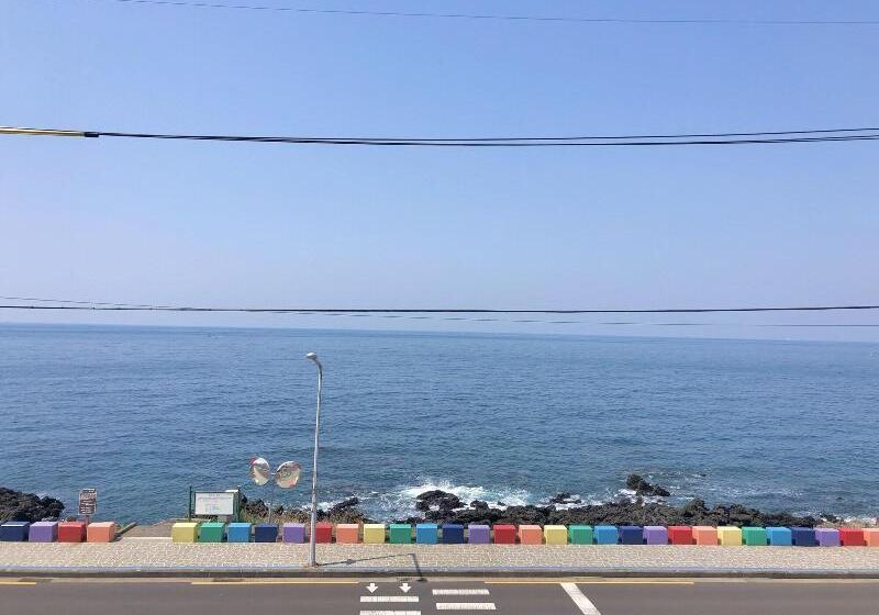 Maniju Pension