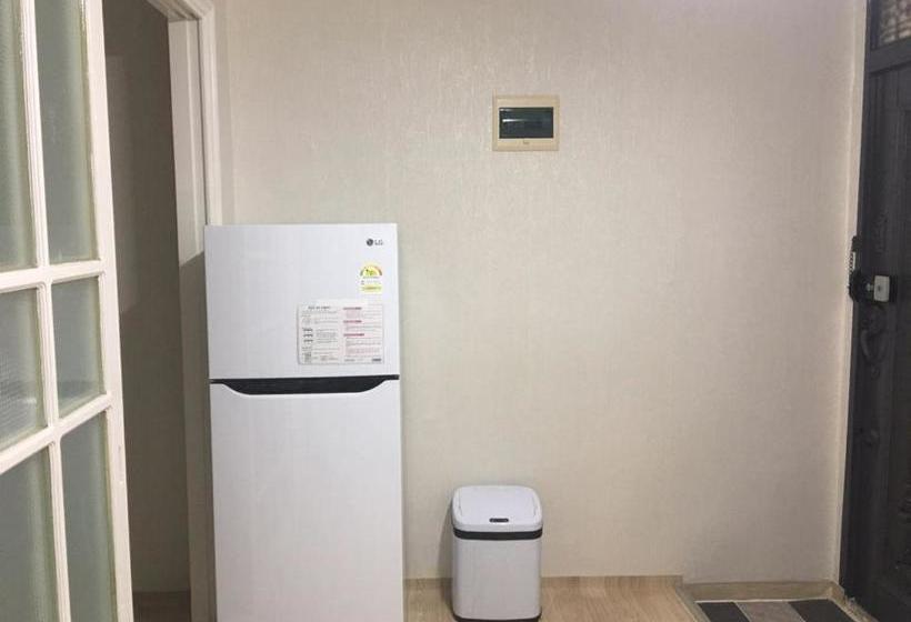 Общежитие Nana House