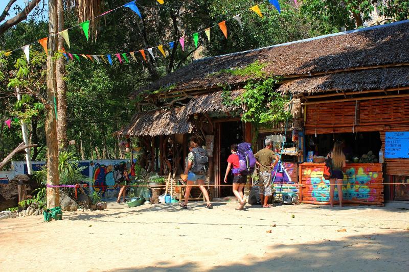 هتل Chill Out Bar And Bungalows