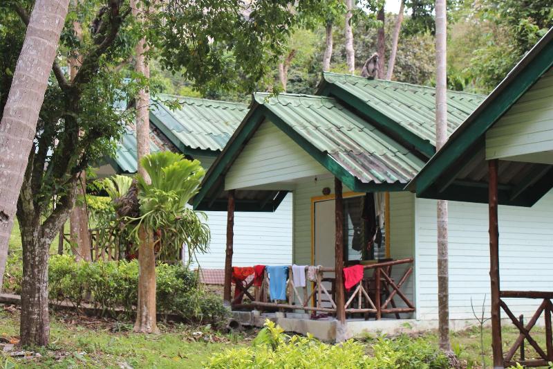 هتل Chill Out Bar And Bungalows
