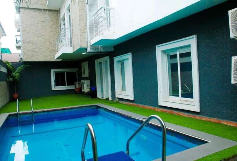 H3 Luxury Hotels & Apartments
