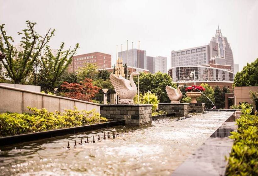 Hundred Hotel Qingdao