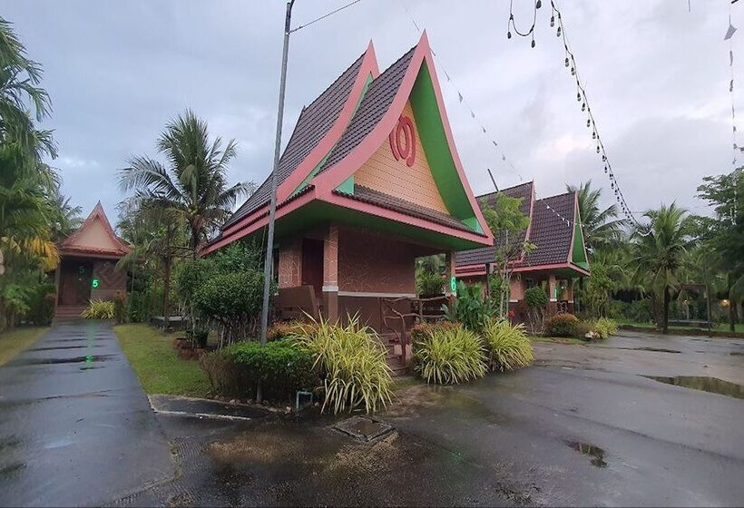هتل M Resort