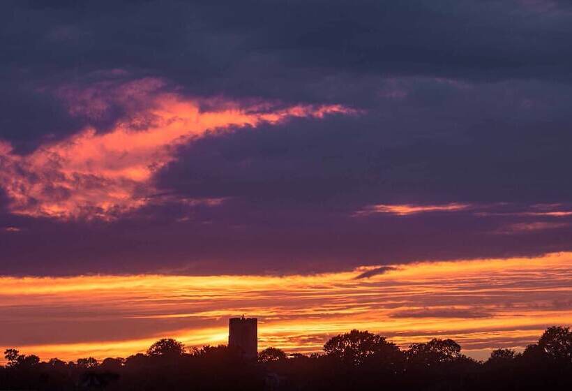 펜션 Carrick's At Castle Farm