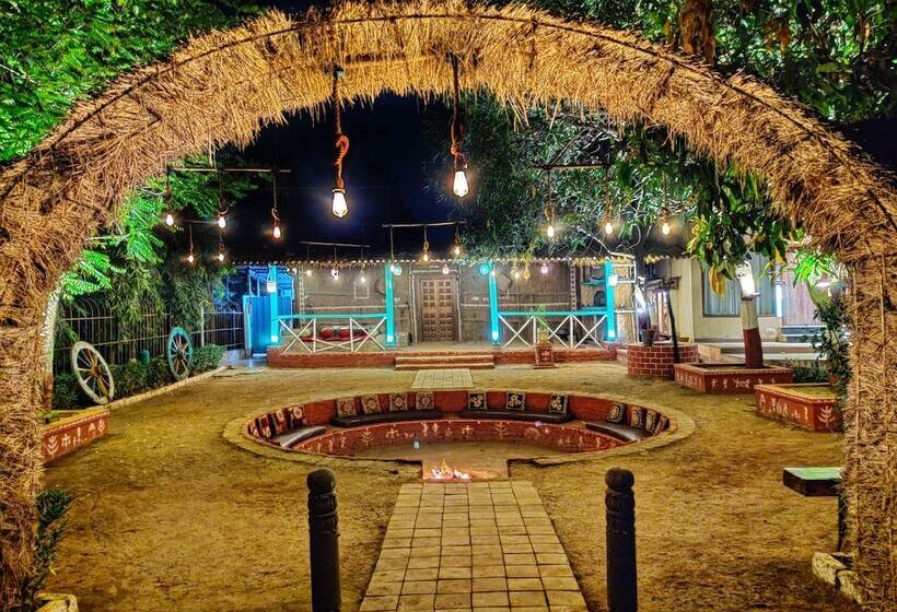 پانسیون Pushp Vatika Resort & Lawns