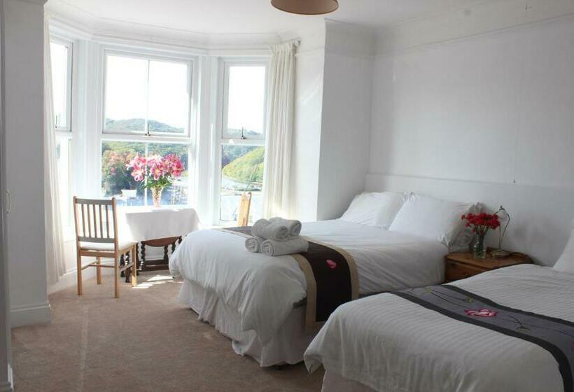 بنسيون Silver Birch Guest House