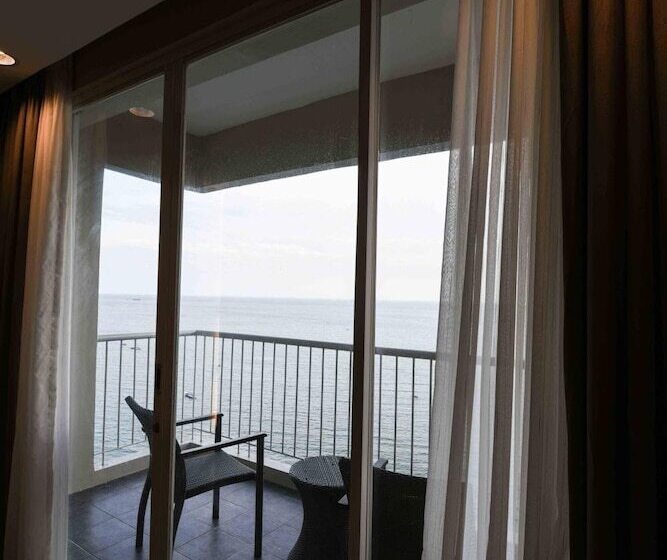 The Malibu Suites Balikpapan By Sissae Living