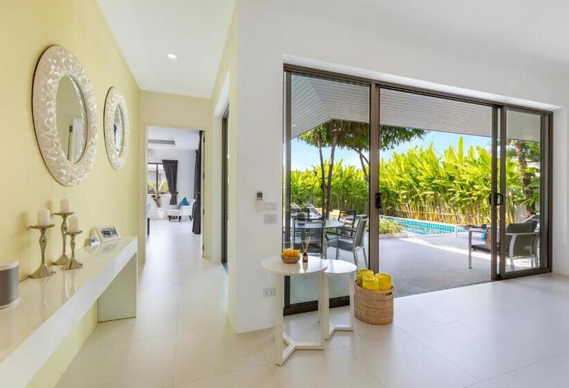 Villa White Orchid
