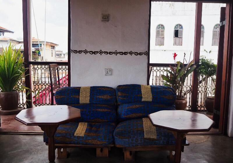 تختخواب و صبحانه Zanzibar Coffee House