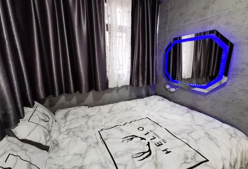هتل Cindy Hostel