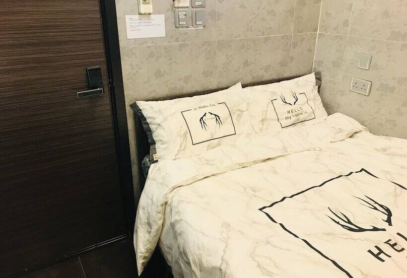 هتل Cindy Hostel
