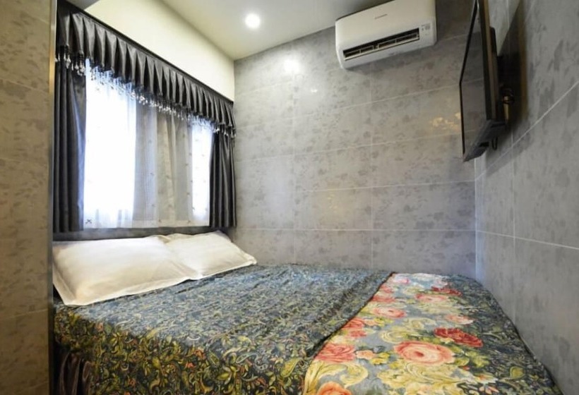 هتل Cindy Hostel