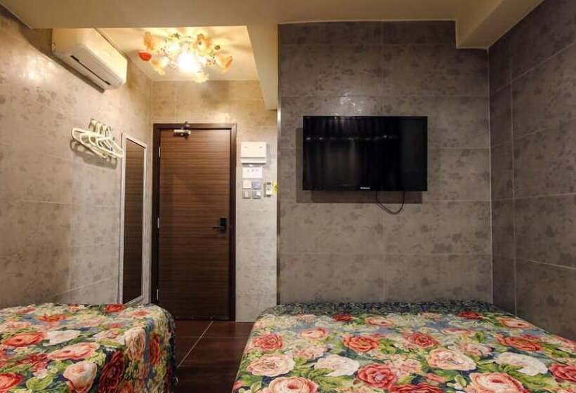 هتل Cindy Hostel