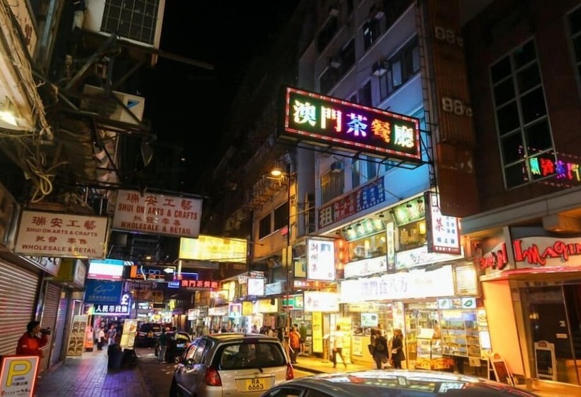 هتل Cindy Hostel