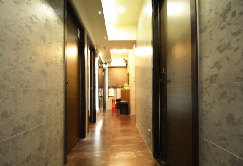 هتل Cindy Hostel