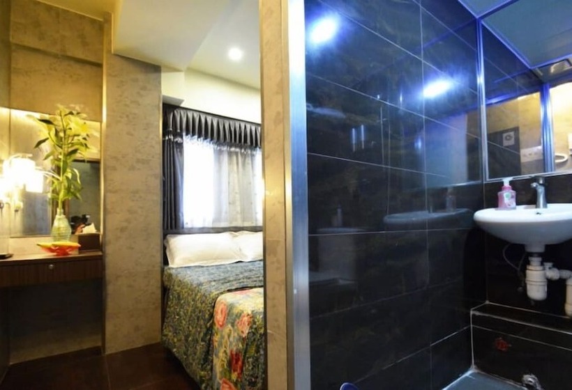 هتل Cindy Hostel