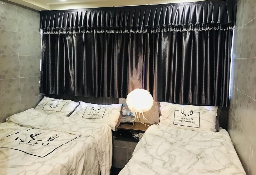 هتل Cindy Hostel