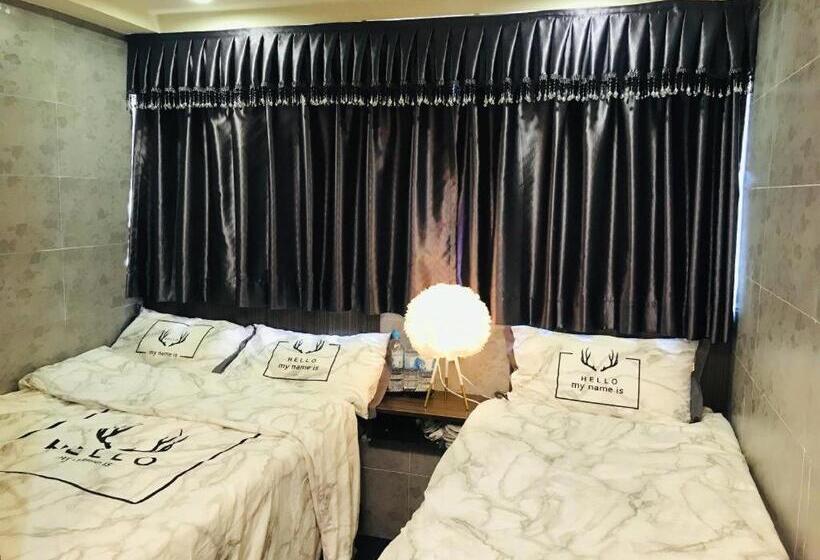 هتل Cindy Hostel
