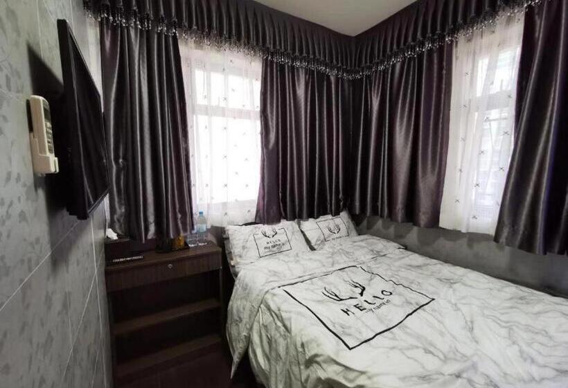هتل Cindy Hostel