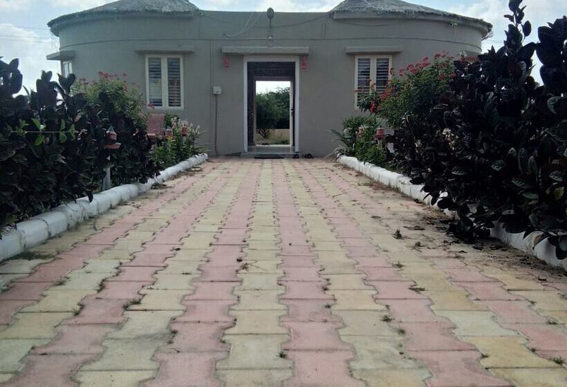 هتل Hiriz Gorewali Resort