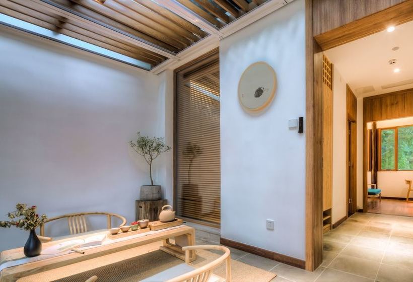 ホテル Jiushu Shuiyue Resorts
