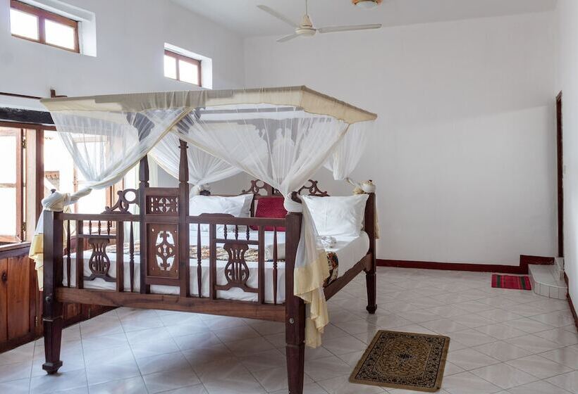 هتل Mrusi House