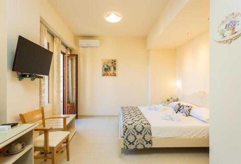 בית מלון כפרי Polyxenia Suites