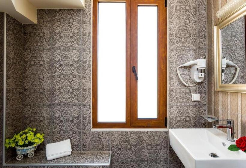 בית מלון כפרי Polyxenia Suites