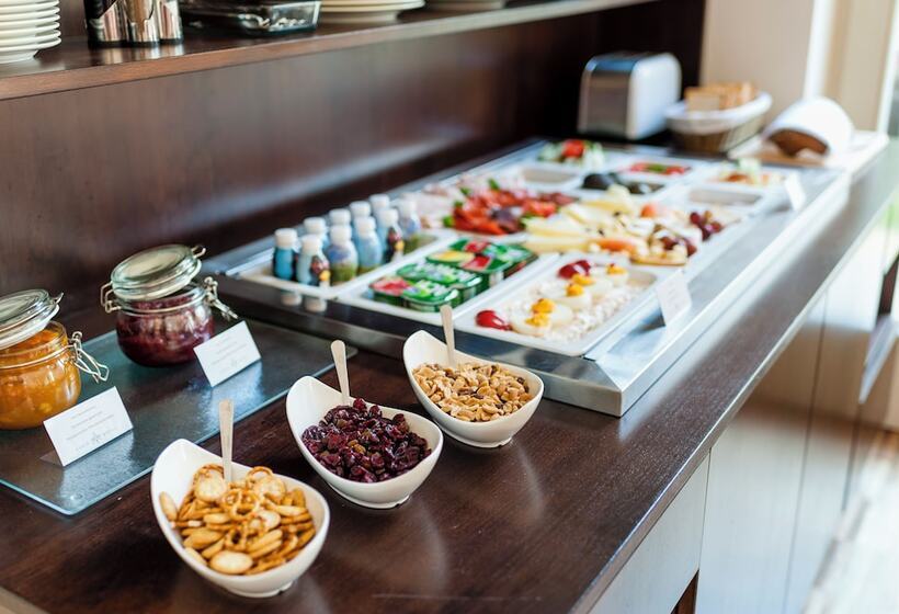 膳宿费 Adele Apartments