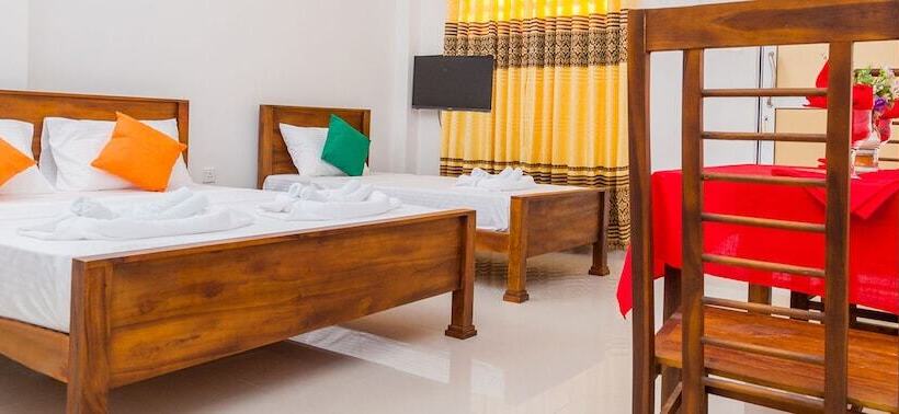 هتل Crown Plaza Katunayake