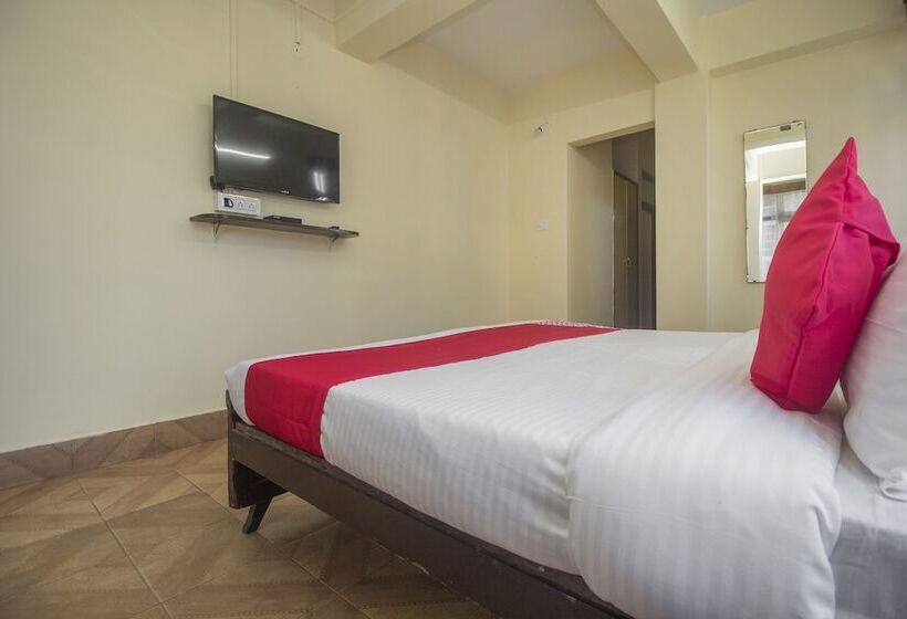 هتل Gompus By Oyo Rooms