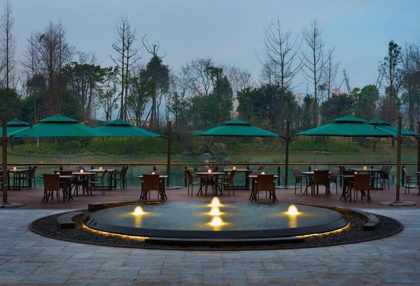 هتل Le Méridien Emei Mountain Resort