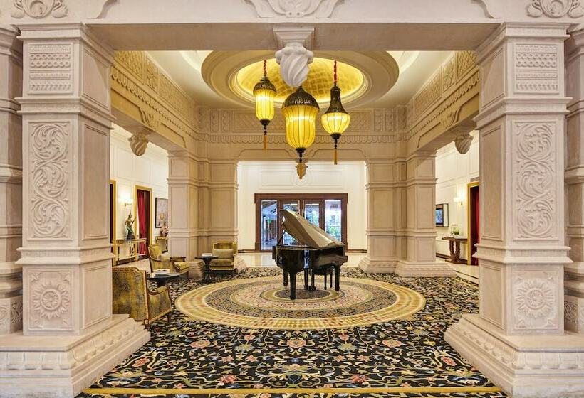 酒店 Mayfair Lake Resort