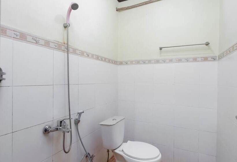 בית מלון כפרי Reddoorz Near Iain Palangkaraya