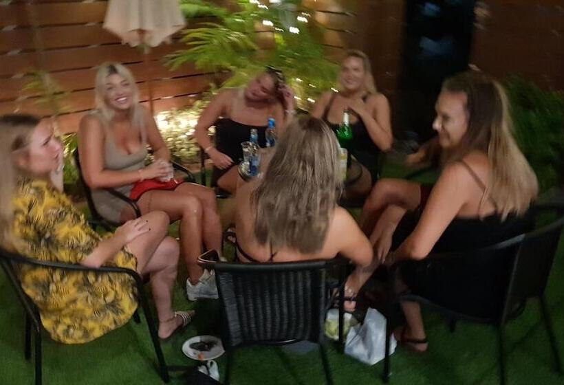 هتل Top Hostel Samui