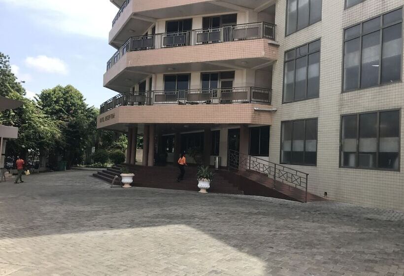 هتل Akroma Plaza