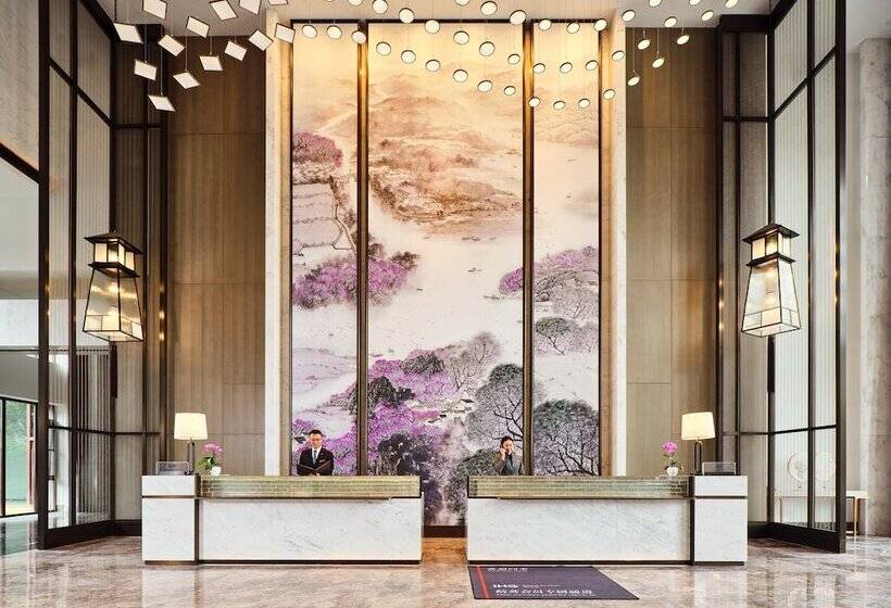 ホテル Crowne Plaza Wuxi Lake View By Ihg