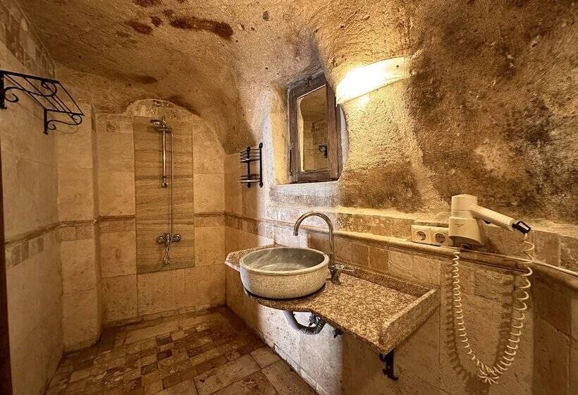 هتل Harkasos Cave
