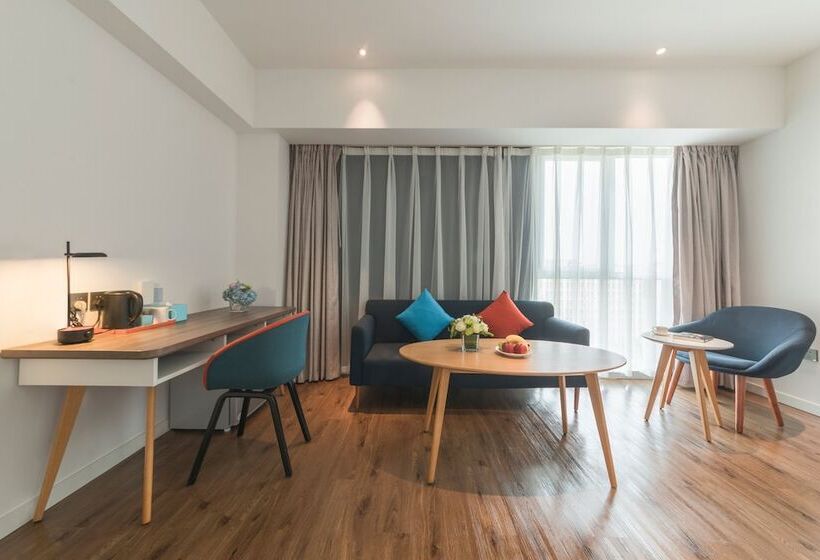 هتل Holiday Inn Express Qingdao Chengyang Central, An Ihg