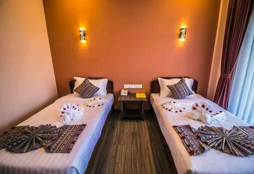 Peach Hotel Inle