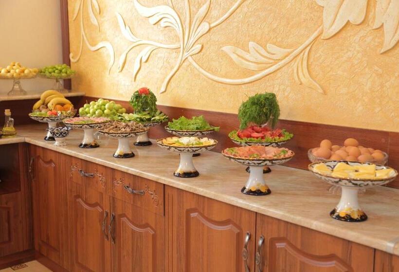 فندق Turon Plaza