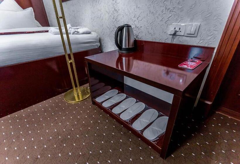 فندق Turon Plaza