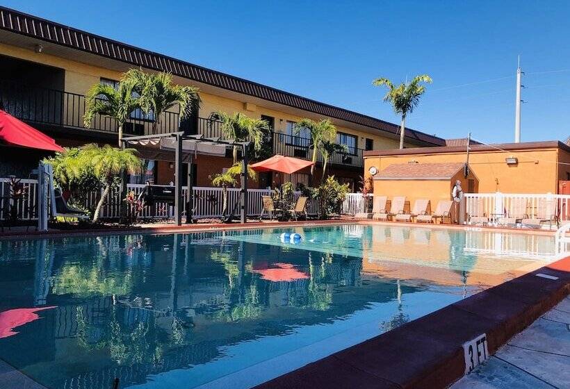 فندق على الطريق Americas Best Value Inn & Suites North Port