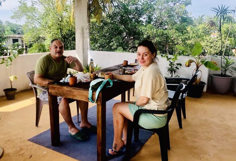 Airport Layover B&b