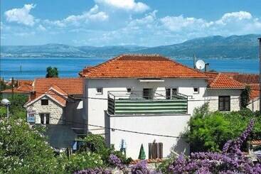 Apartments Adel   70 M From Beach