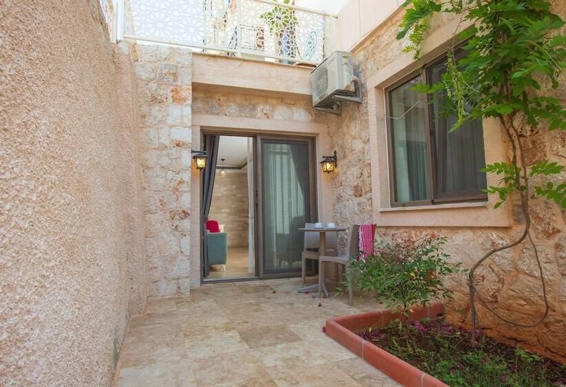 Cedrus Suites